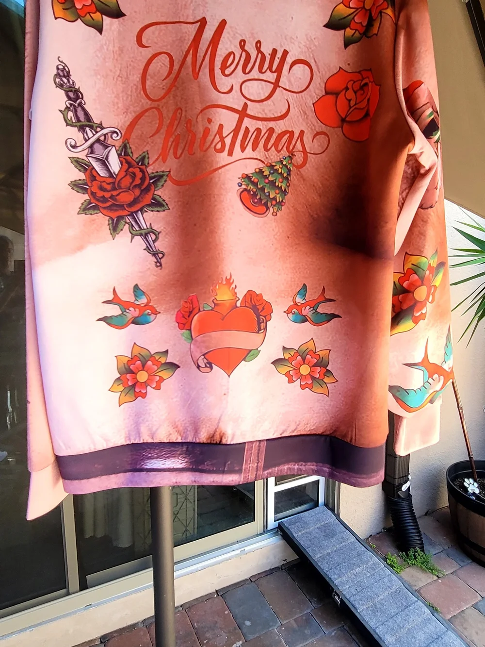 Source Unknown Pink Holiday Novelty Sweatshirt with Christmas Chest Print